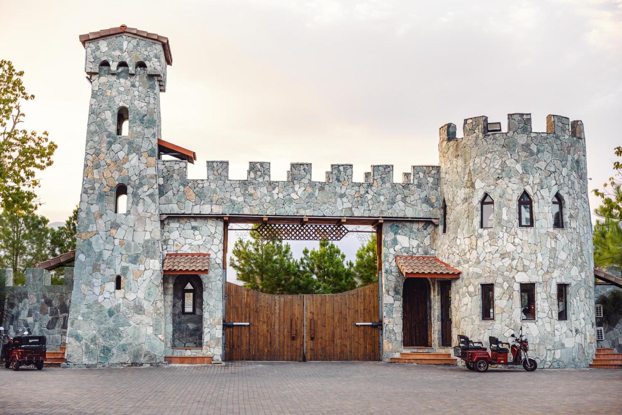 Hotel Chateau Kvirike Boboqvati Exteriér fotografie